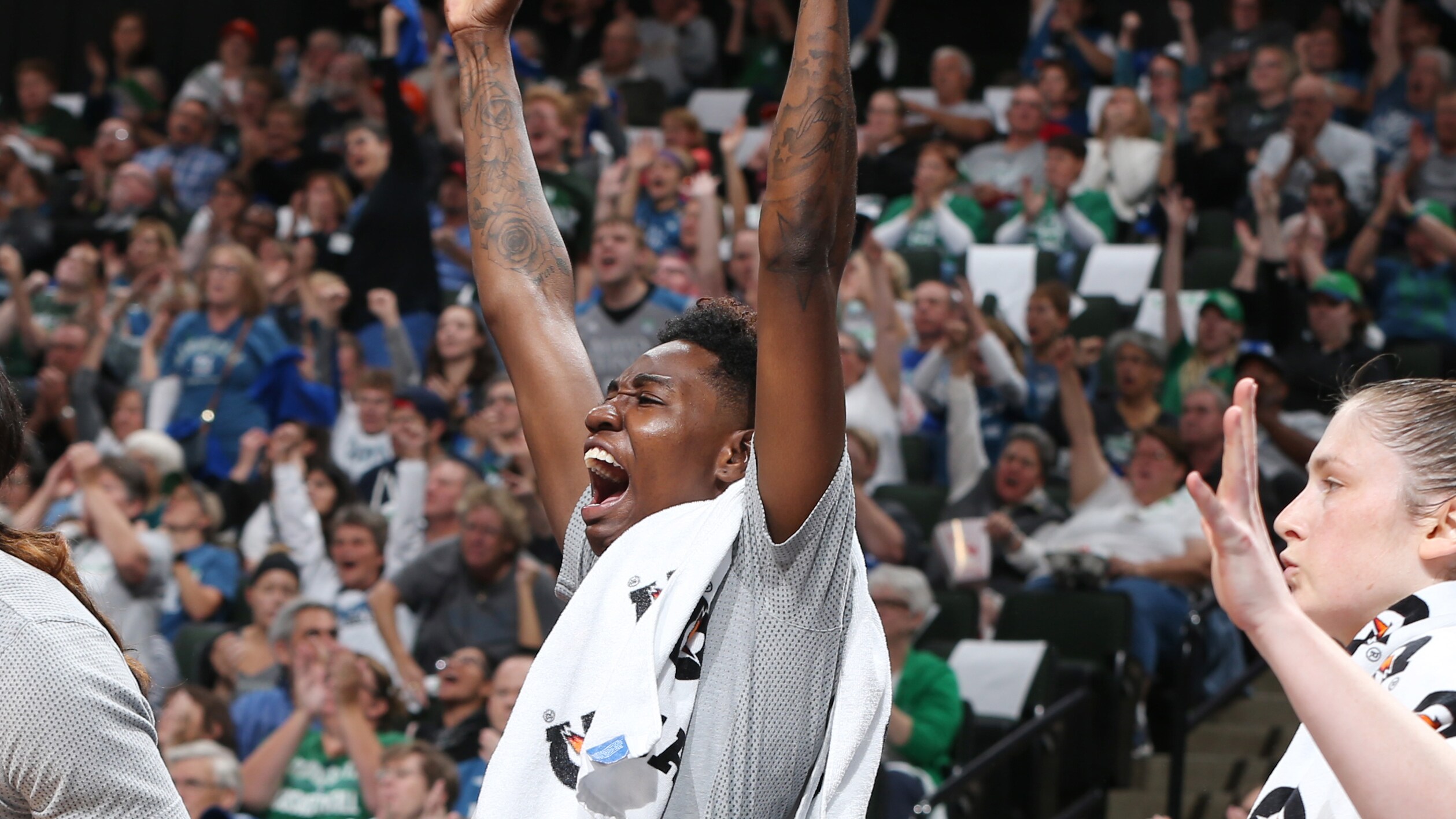 Lynx Put A Stop To The Mercury's Hot Streak, Jump To 1-0 Series Lead