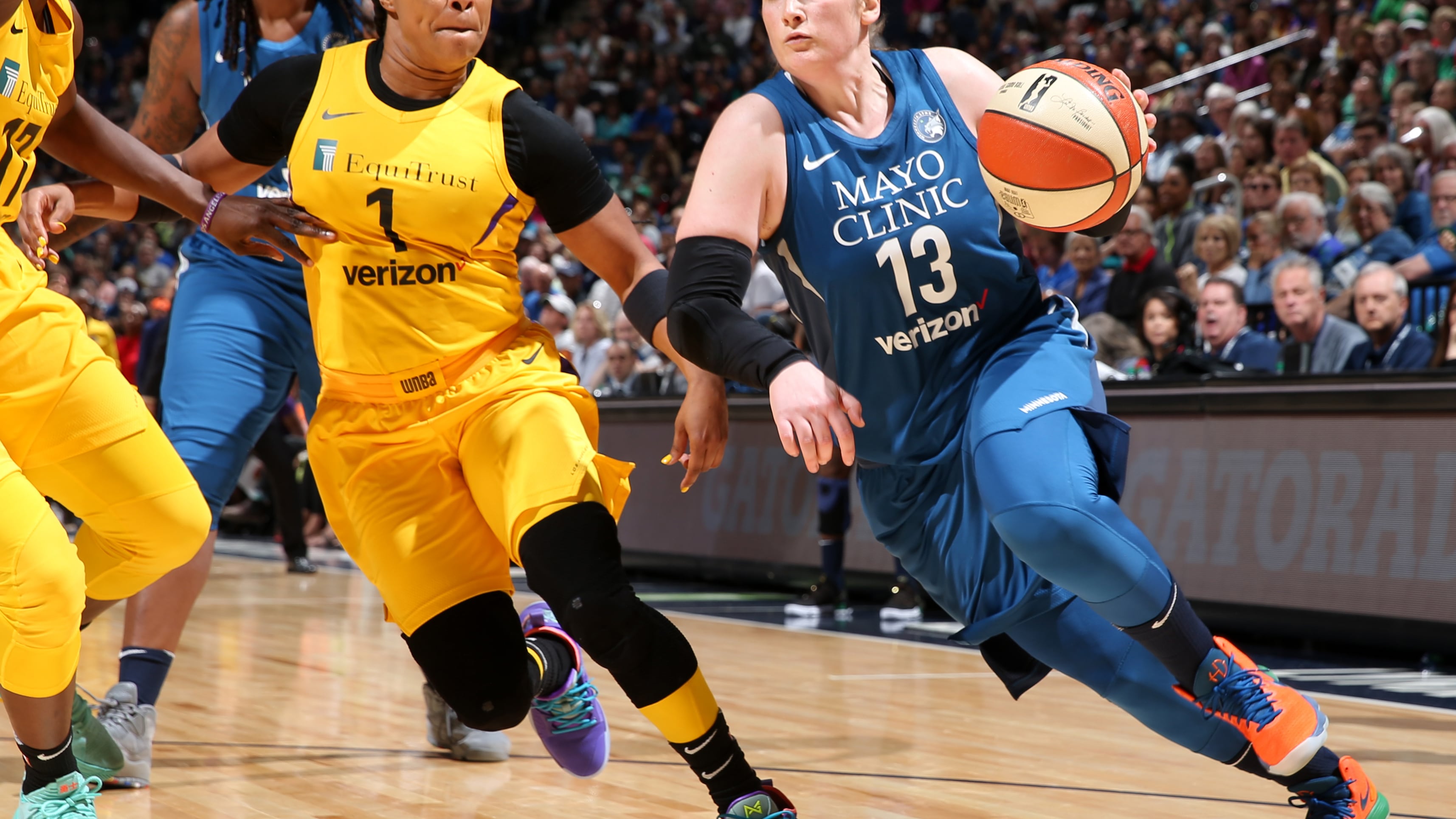 Sparks Buzzer Beater Defeats Lynx In Season Opener