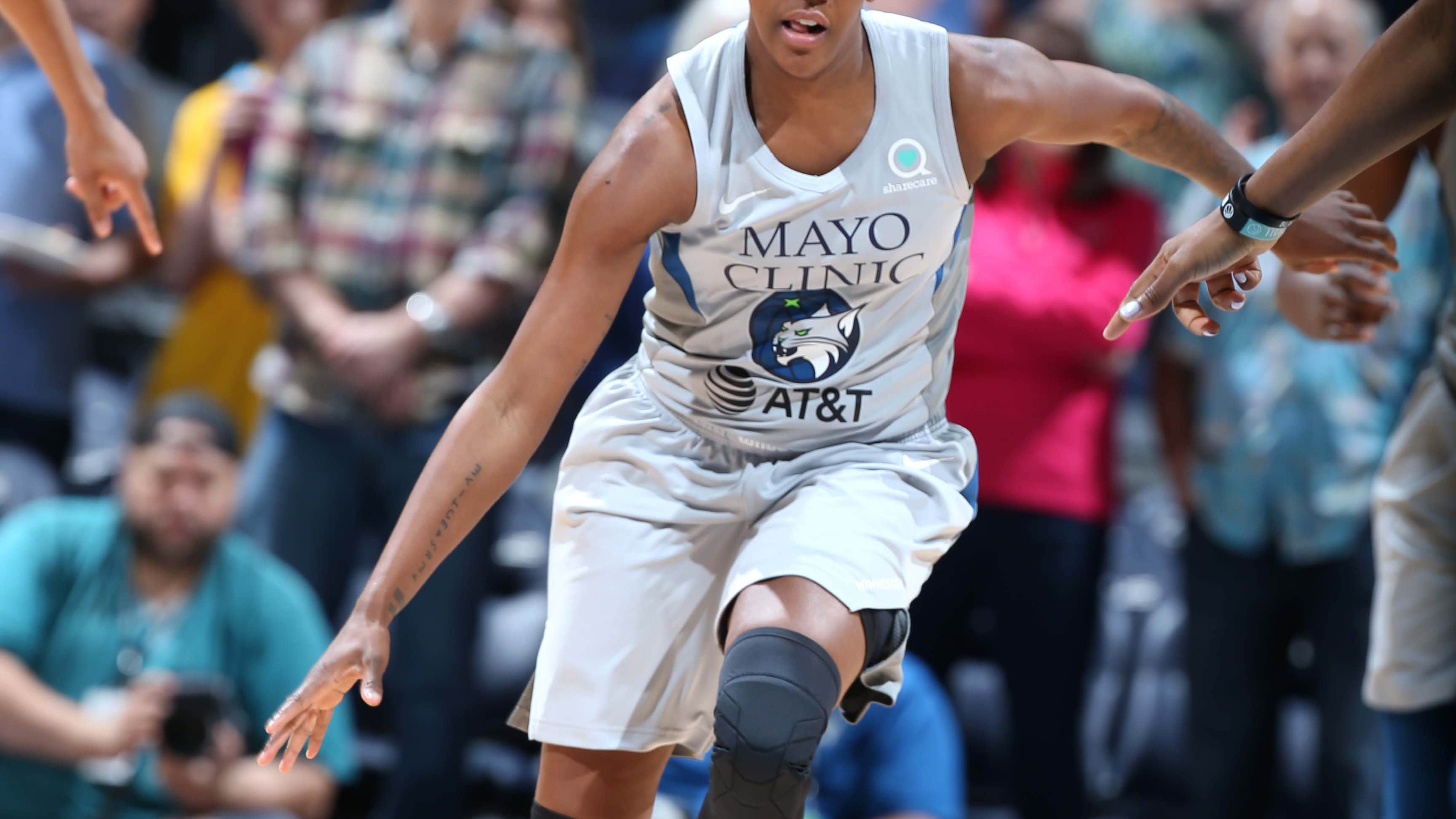 Danielle Robinson Picks Up Assist No. 1,000