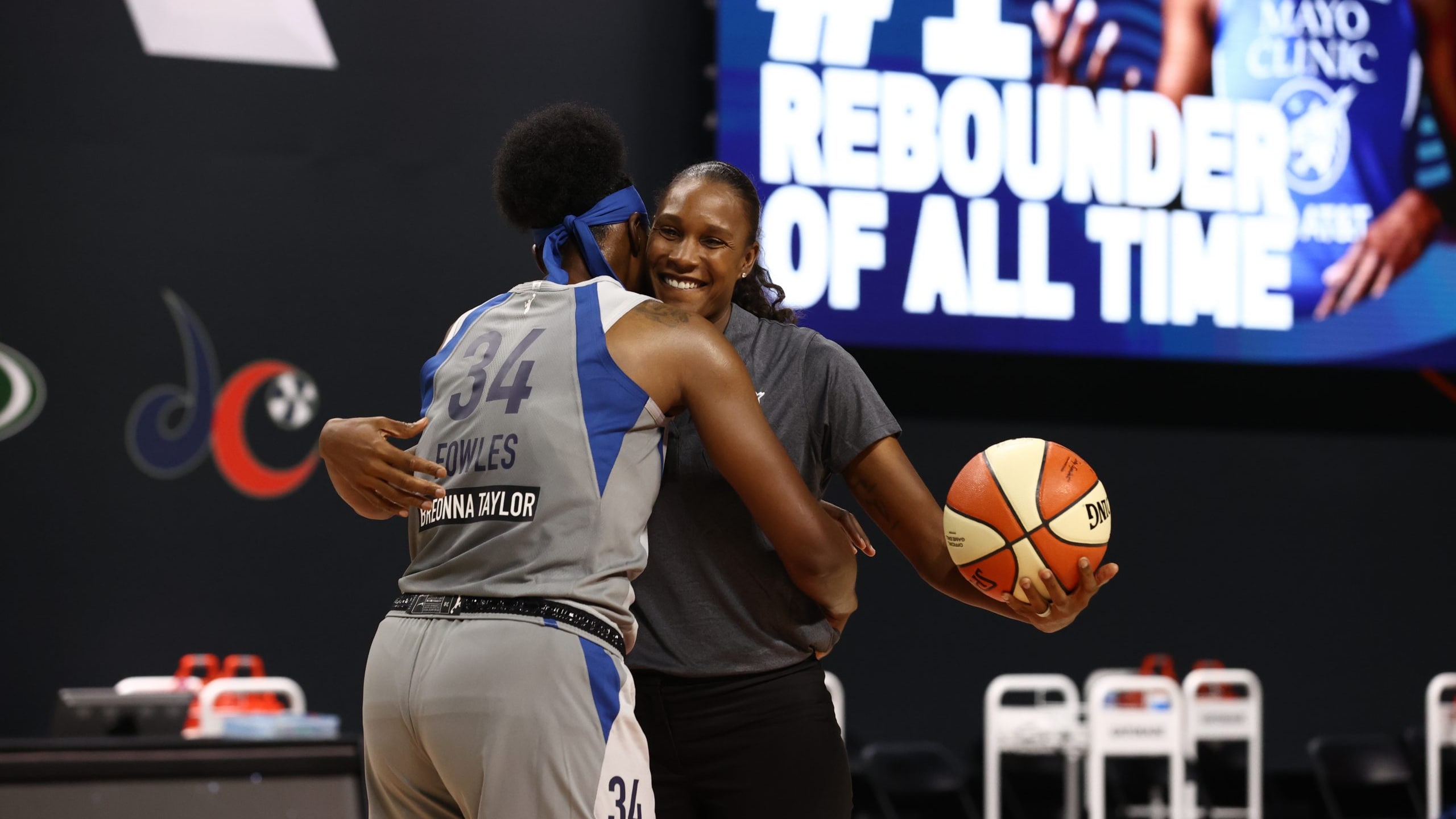 With Rebounding Record, Fowles Adds To Hall Of Fame Career
