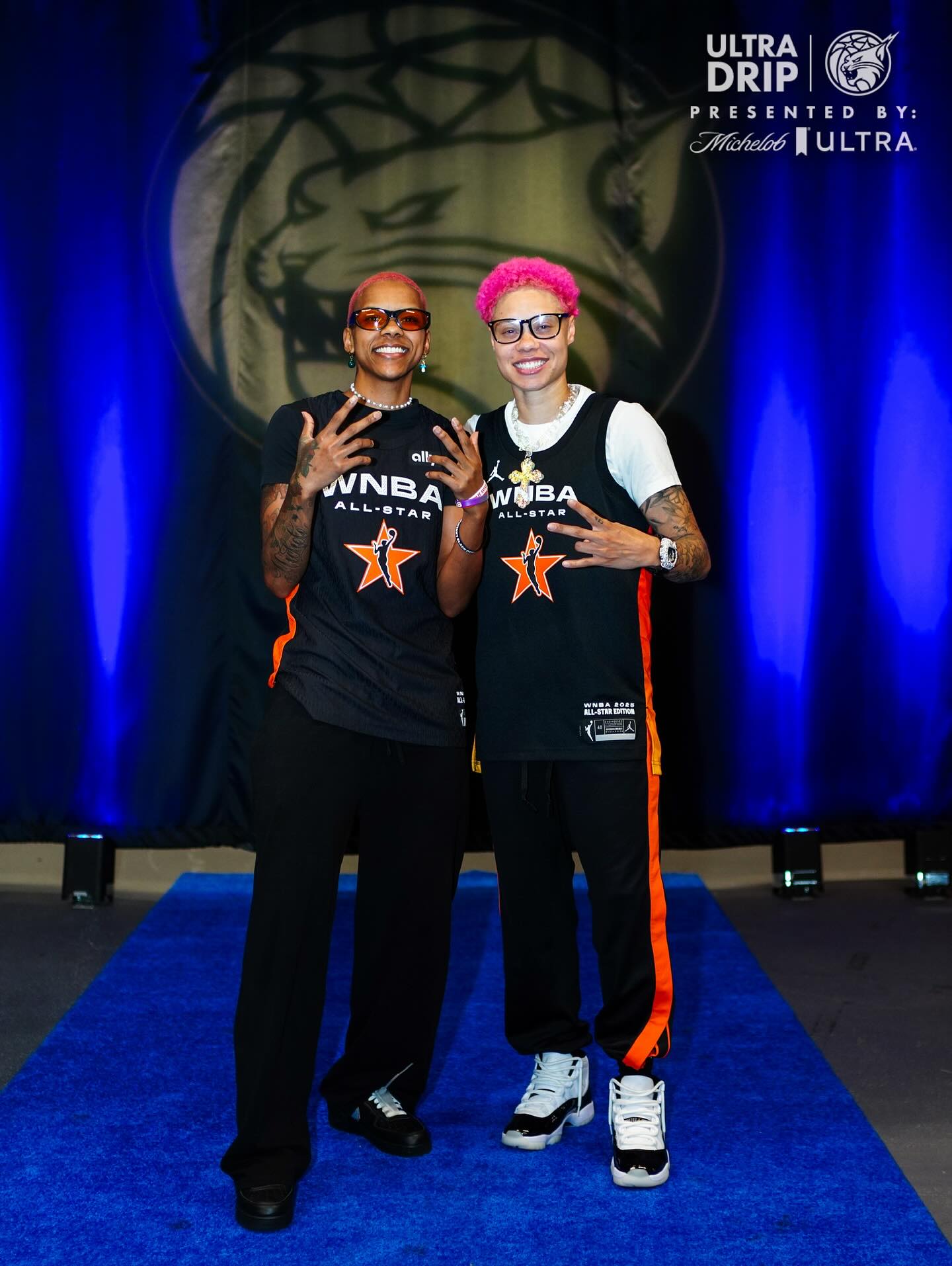 07/25 vs. Las Vegas Aces, #10 Courtney Williams & #2 Natisha Hiedeman