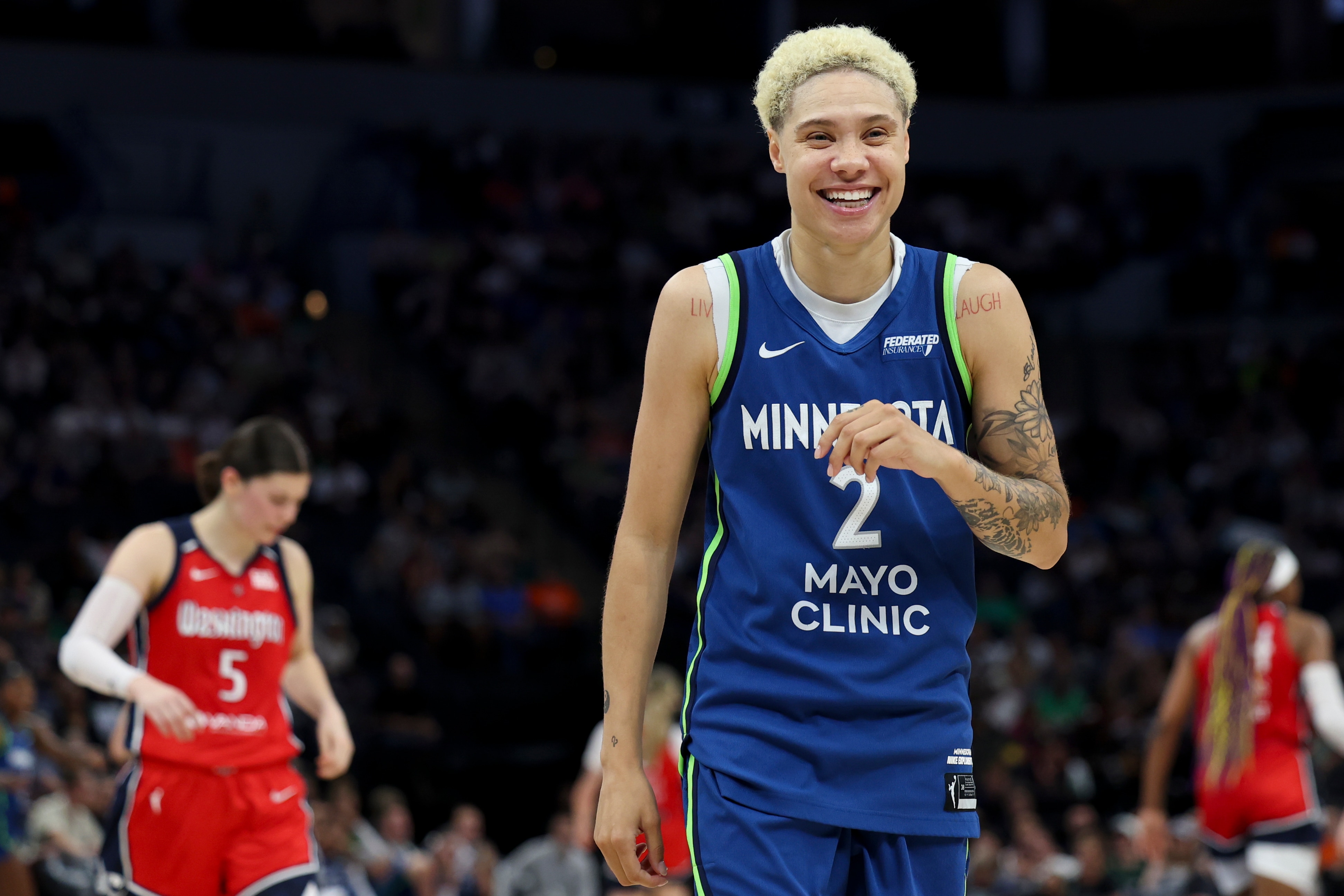 Natisha Hiedeman receives Sylvia Fowles 2025 Altruism Award