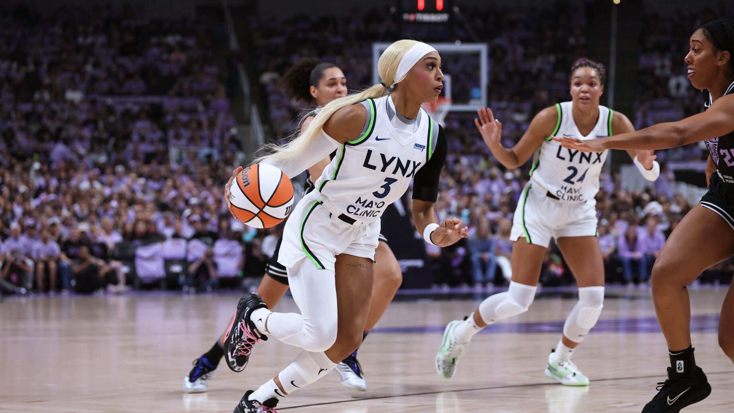 Lynx Roster Review: DiJonai Carrington