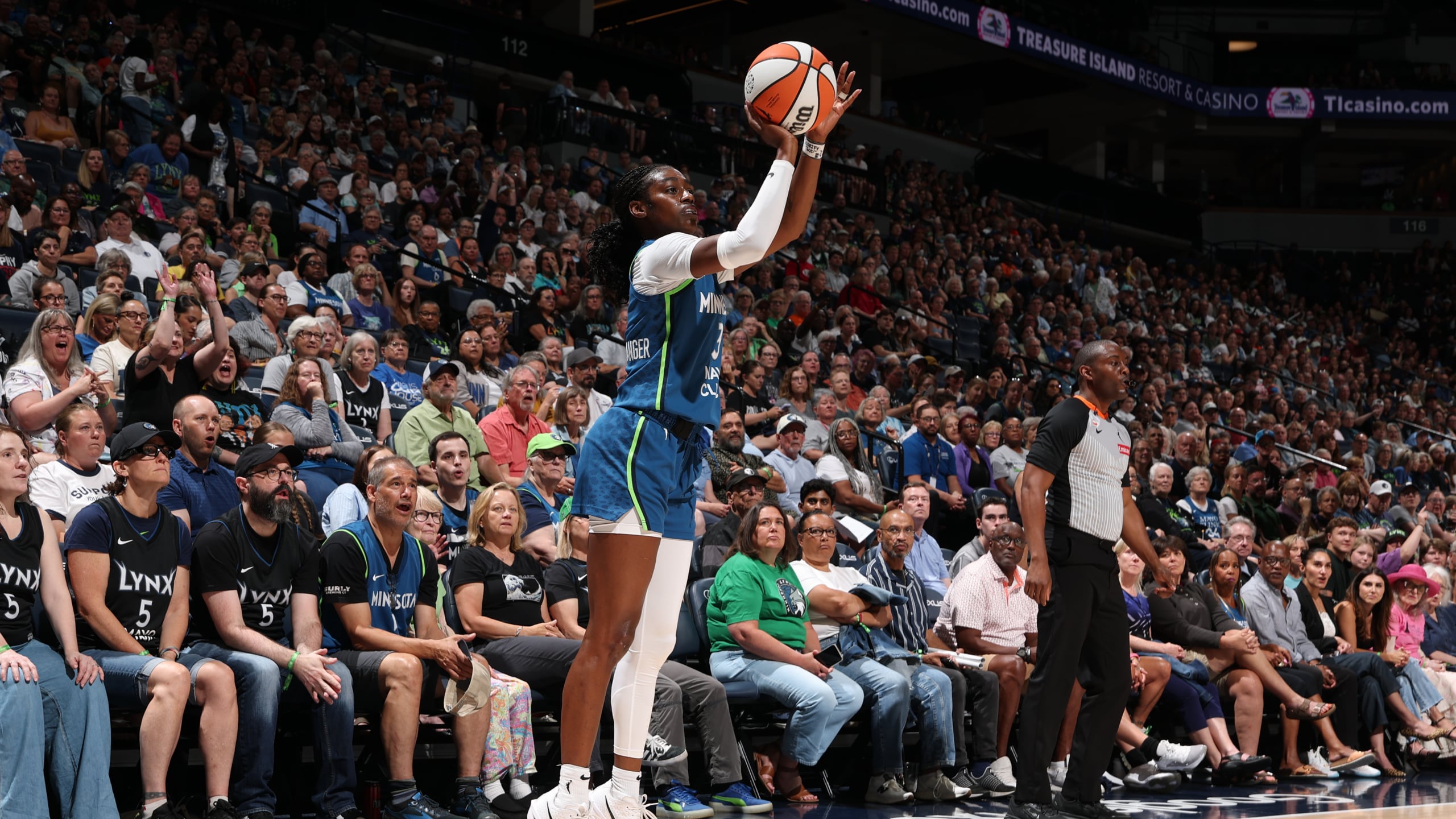 Can’t-Miss Lynx vs Sparks July 15: Stream, Time, Injury, Jerseys