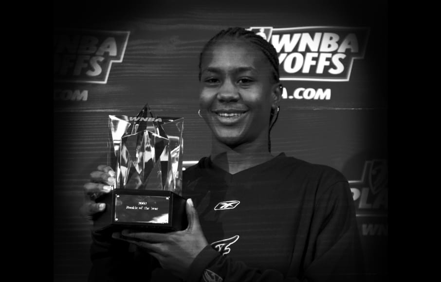 WNBA Tamika Catchings サイン入り雑誌 Tamika Catchings IP Signed Fleer Card Psa Dna Coa Slab