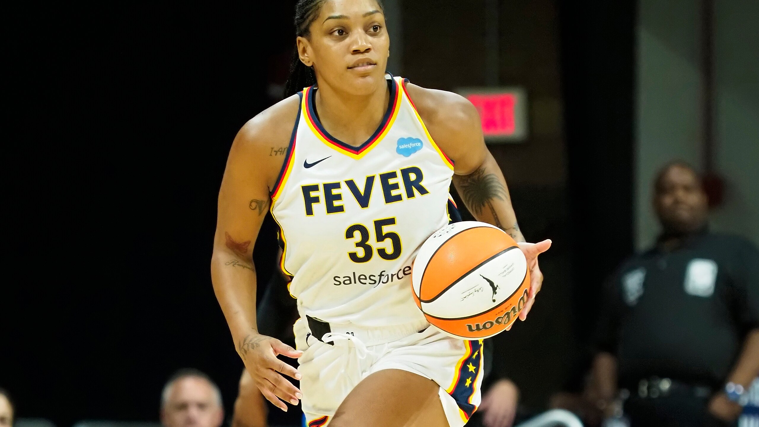 Indiana Fever Re-Sign Veteran Guard Victoria Vivians