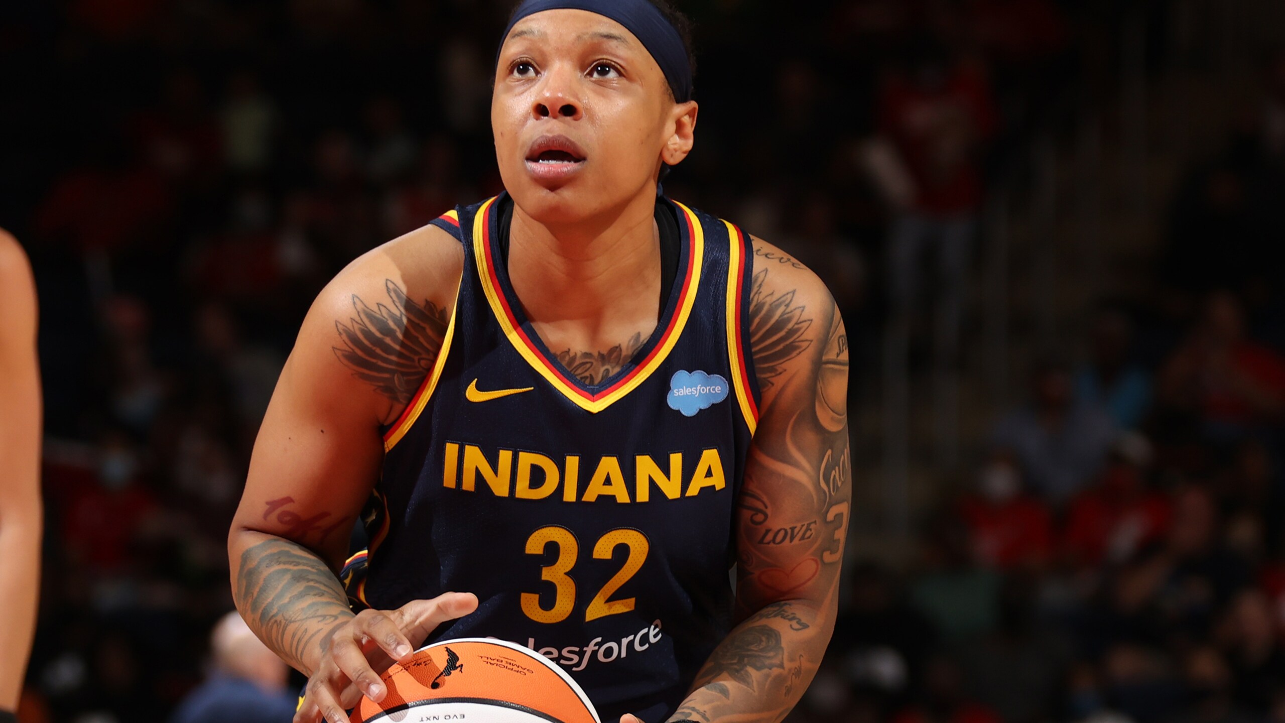 Indiana Fever Re-Sign Veteran Forward Emma Cannon