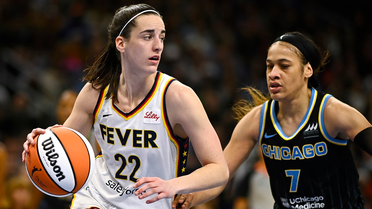 Caitlin Clark, Chennedy Carter
