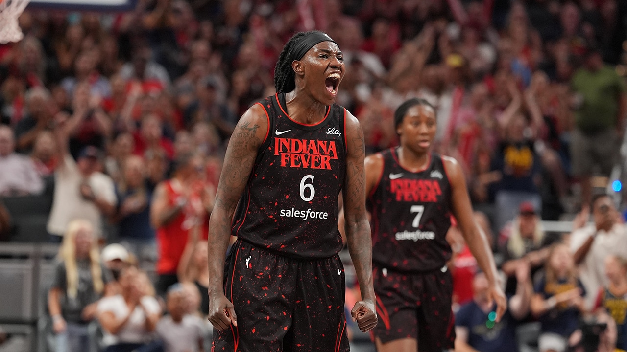 Game Recap: Indiana Fever Topple Chicago Sky in 22-Point Victory