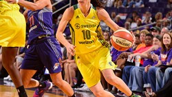 Sue Bird Earns 2016 WNBA Peak Performer Award