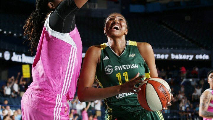Season Recap: Montgomery Uses 6-5 Frame in WNBA Debut