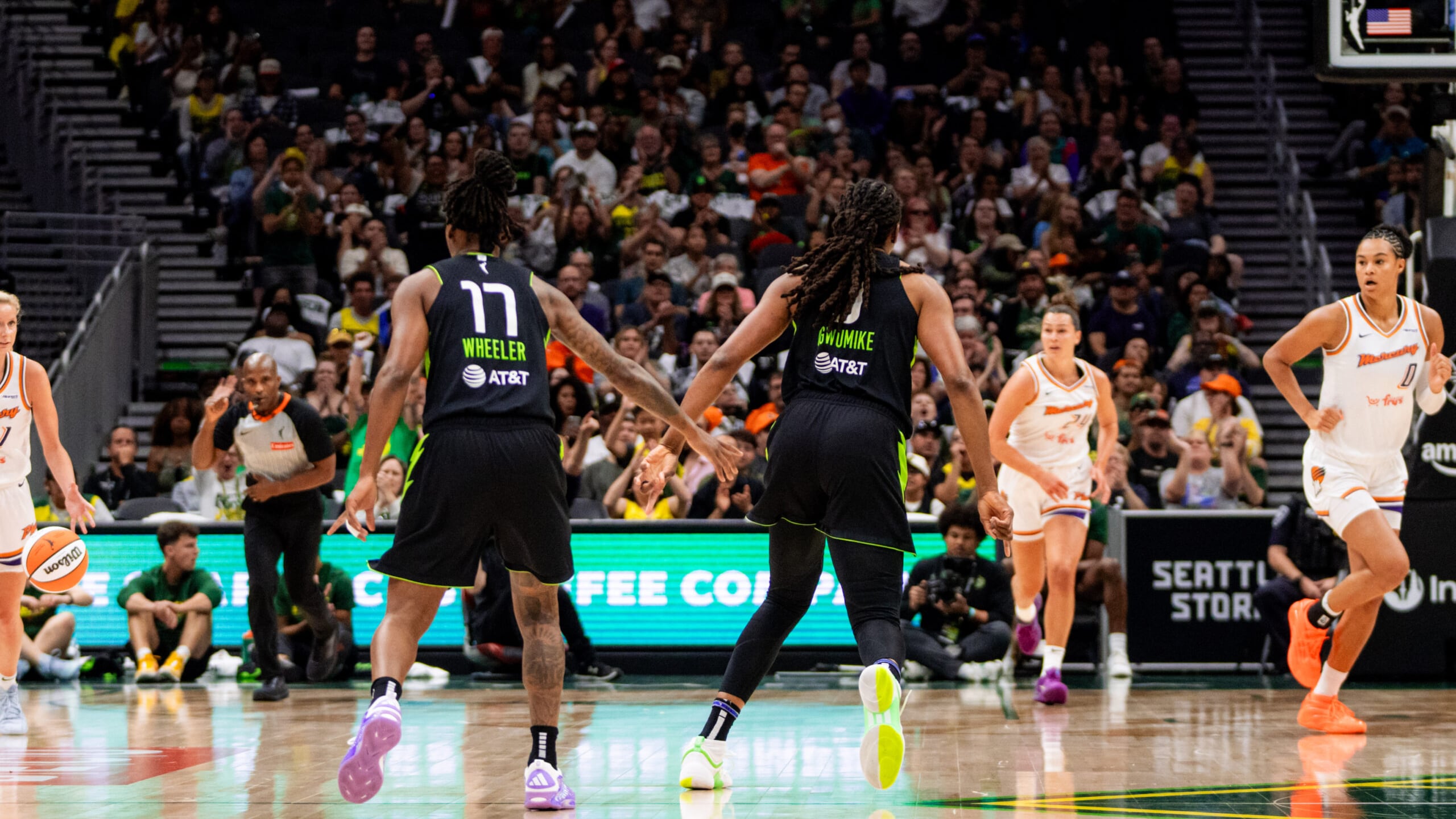Game 35: Seattle vs Phoenix, 85-82