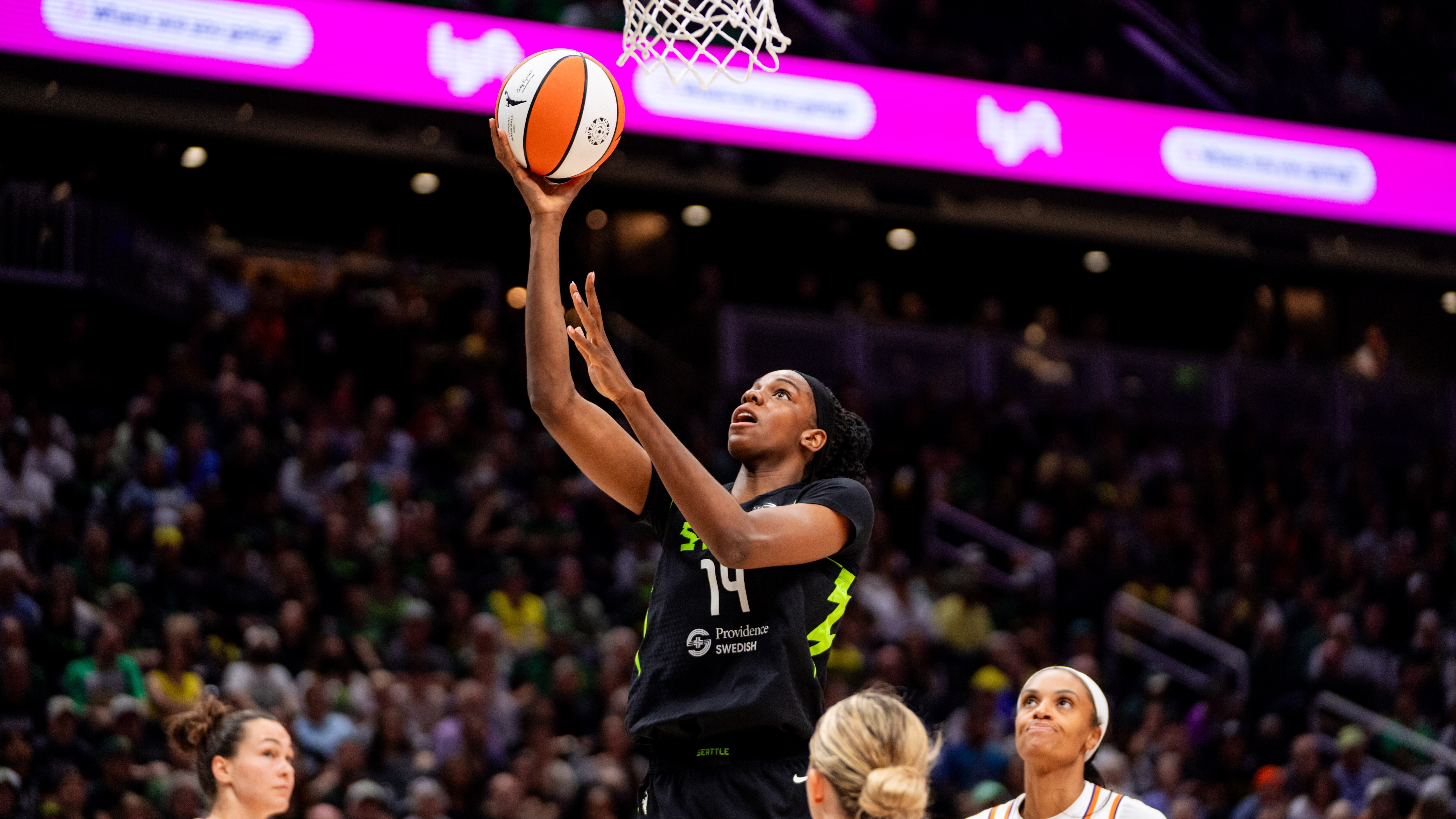 Rookie Sensation Dominique Malonga's First Year Success