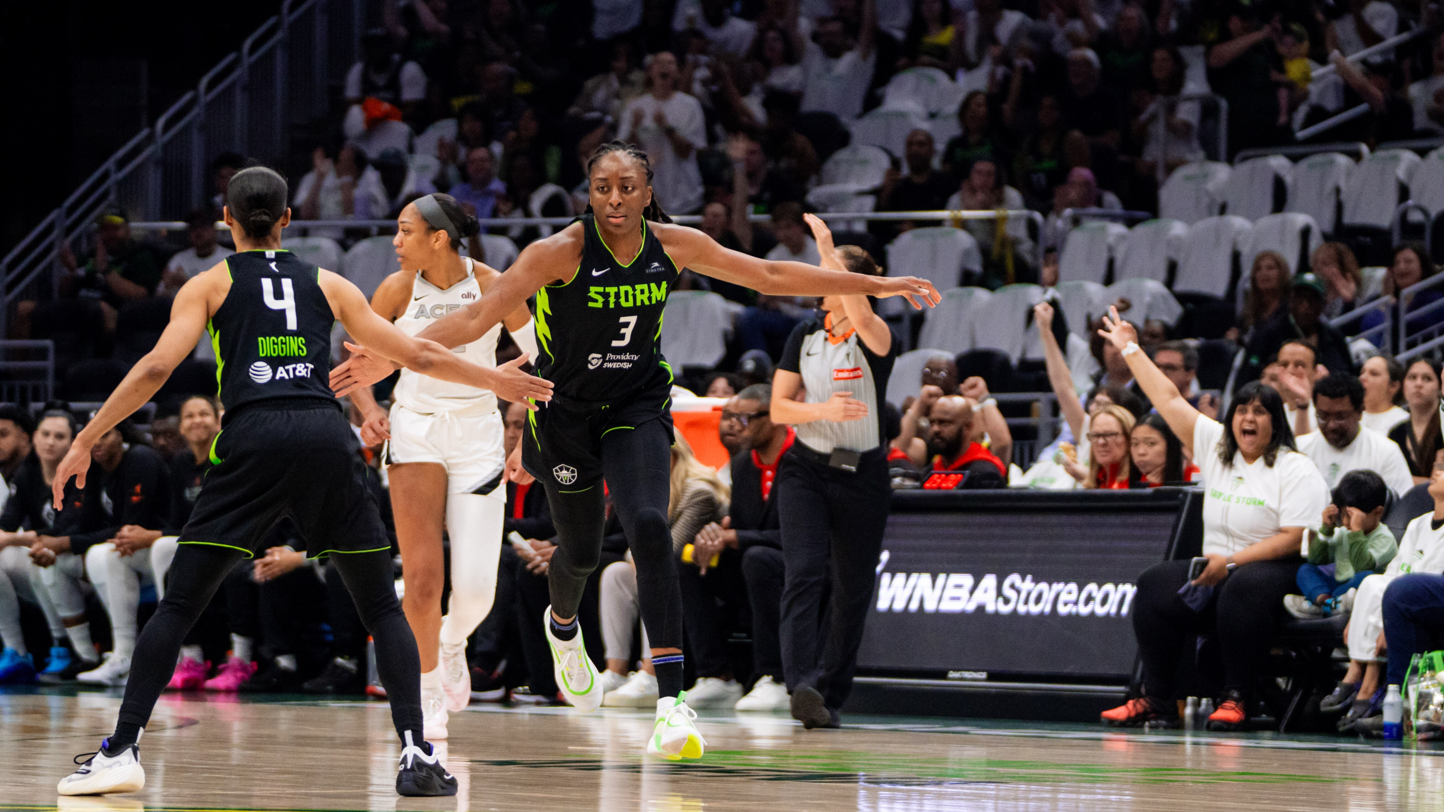 2025 WNBA Playoffs: Round 1 Game 2: Seattle vs Las Vegas, 86-83