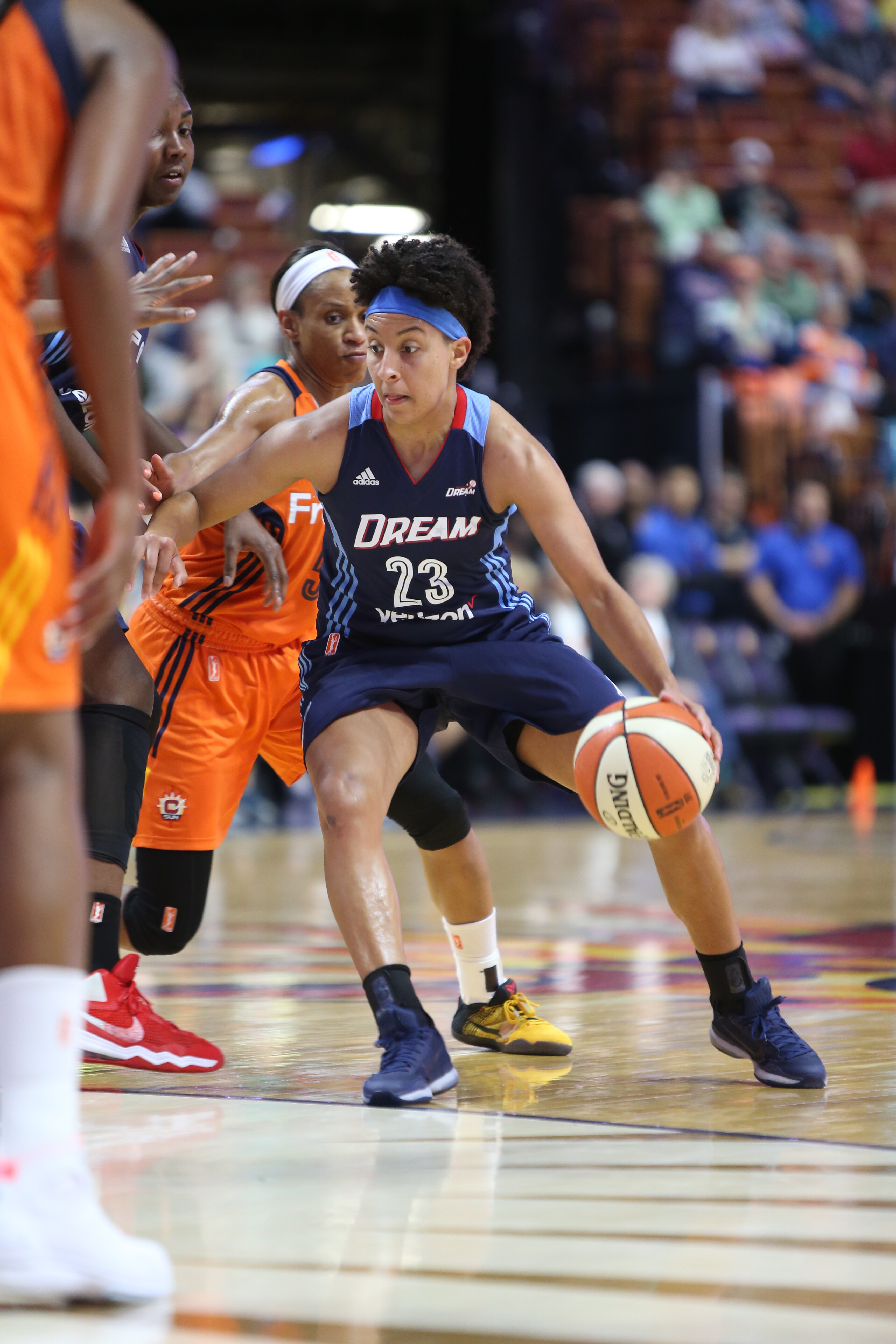 UNCASVILLE, CT - JUNE 3: Layshia Clarendon #23 of the Atlanta Dream handles the ball against the Connecticut Sun on June 3, 2016 at Mohegan Sun Arena in Uncasville, CT. NOTE TO USER: User expressly acknowledges and agrees that, by downloading and or using this Photograph, user is consenting to the terms and conditions of the Getty Images License Agreement. Mandatory Copyright Notice: Copyright 2016 NBAE (Photo by Chris Marion/NBAE via Getty Images)