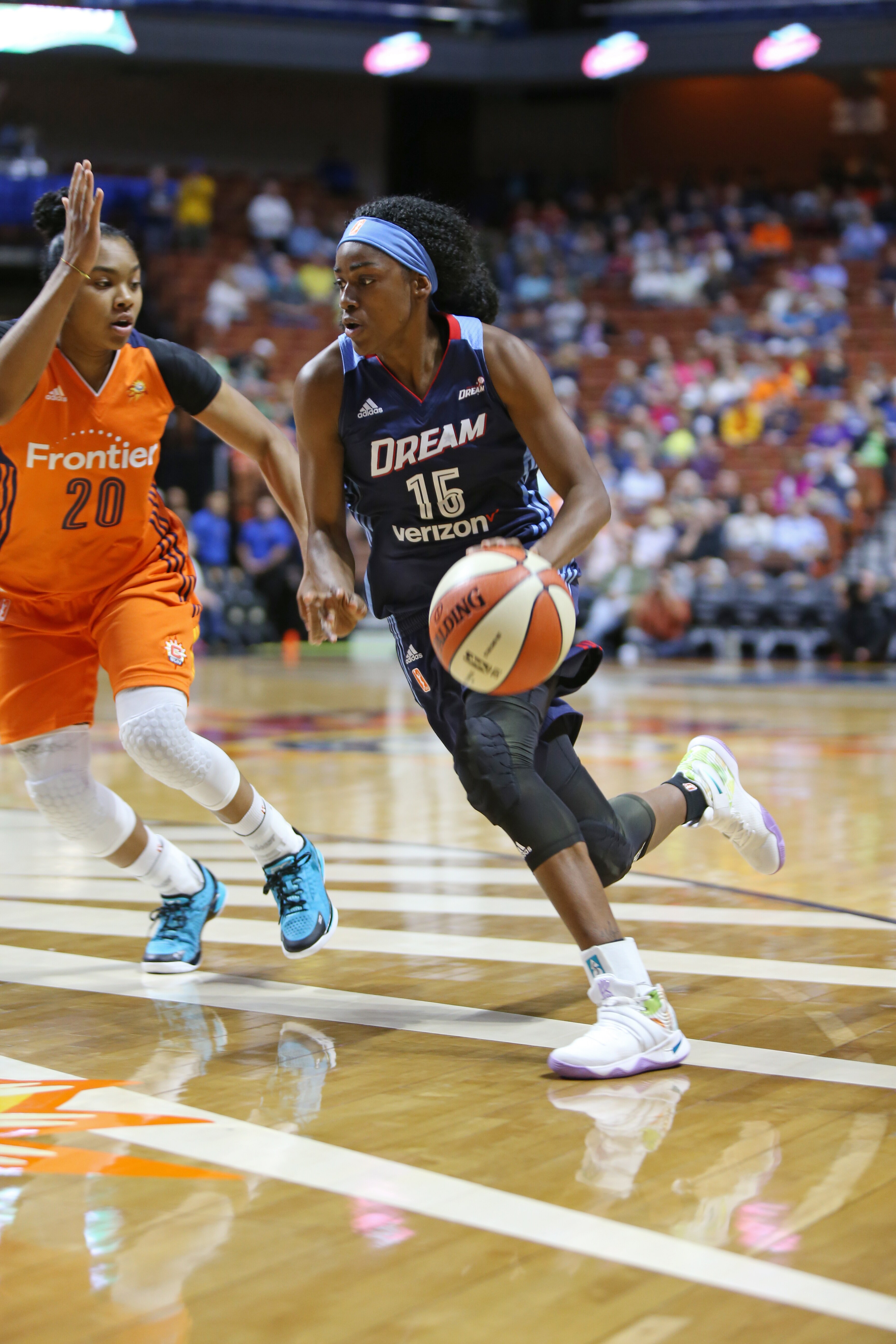 UNCASVILLE, CT - JUNE 3: Tiffany Hayes #15 of the Atlanta Dream drives to the basket against the Connecticut Sun on June 3, 2016 at Mohegan Sun Arena in Uncasville, CT. NOTE TO USER: User expressly acknowledges and agrees that, by downloading and or using this Photograph, user is consenting to the terms and conditions of the Getty Images License Agreement. Mandatory Copyright Notice: Copyright 2016 NBAE (Photo by Chris Marion/NBAE via Getty Images)