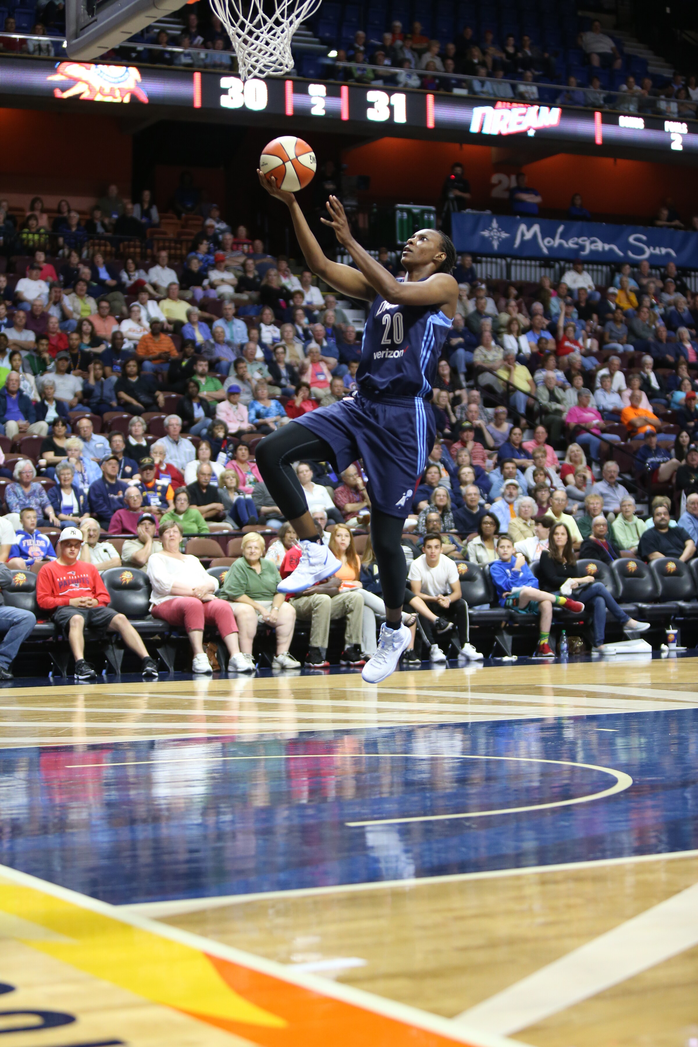 UNCASVILLE, CT - JUNE 3: Sancho Lyttle #20 of the Atlanta Dream goes for the lay up against the Connecticut Sun on June 3, 2016 at Mohegan Sun Arena in Uncasville, CT. NOTE TO USER: User expressly acknowledges and agrees that, by downloading and or using this Photograph, user is consenting to the terms and conditions of the Getty Images License Agreement. Mandatory Copyright Notice: Copyright 2016 NBAE (Photo by Chris Marion/NBAE via Getty Images)