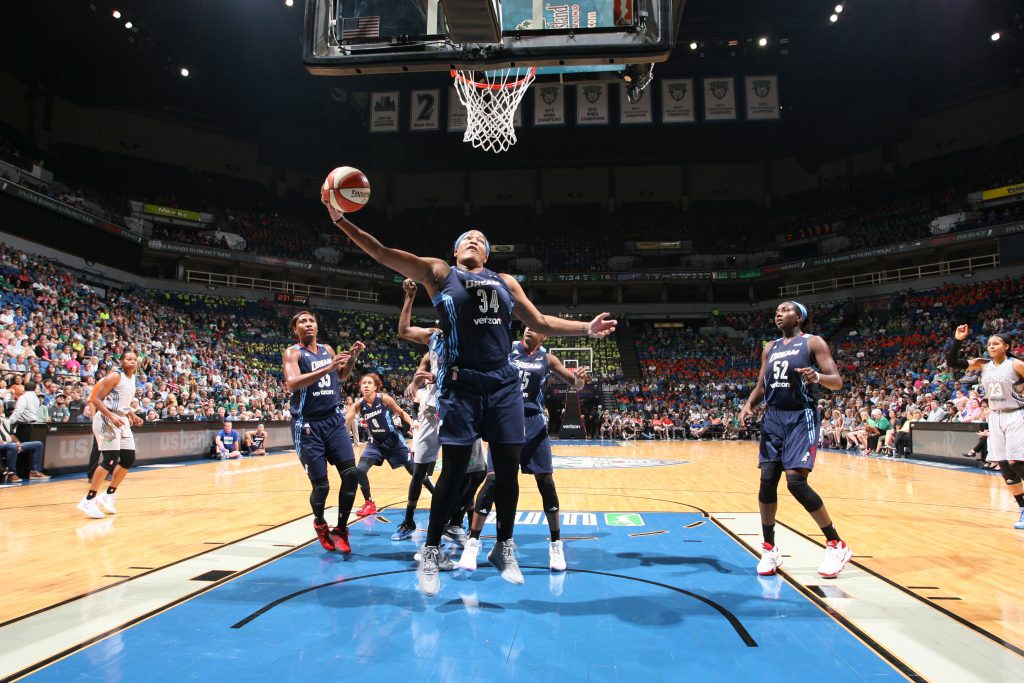 MINNEAPOLIS, MN - JULY 20: Markeisha Gatling #34 of the Atlanta Dream shoots a lay up against the Atlanta Dream on July 20, 2016 at Target Center in Minneapolis, Minnesota. NOTE TO USER: User expressly acknowledges and agrees that, by downloading and or using this Photograph, user is consenting to the terms and conditions of the Getty Images License Agreement. Mandatory Copyright Notice: Copyright 2016 NBAE (Photo by David Sherman/NBAE via Getty Images)
