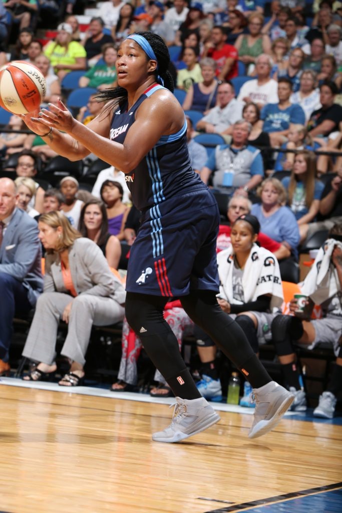 MINNEAPOLIS, MN - JULY 20: Markeisha Gatling #34 of the Atlanta Dream passes the ball against the Minnesota Lynx on July 20, 2016 at Target Center in Minneapolis, Minnesota. NOTE TO USER: User expressly acknowledges and agrees that, by downloading and or using this Photograph, user is consenting to the terms and conditions of the Getty Images License Agreement. Mandatory Copyright Notice: Copyright 2016 NBAE (Photo by David Sherman/NBAE via Getty Images)