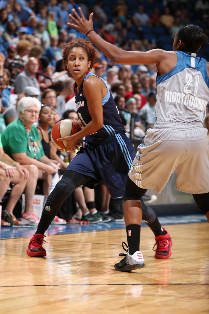 MINNEAPOLIS, MN - JULY 20: Carla Cortijo #8 of the Atlanta Dream handles the ball against the Minnesota Lynx on July 20, 2016 at Target Center in Minneapolis, Minnesota. NOTE TO USER: User expressly acknowledges and agrees that, by downloading and or using this Photograph, user is consenting to the terms and conditions of the Getty Images License Agreement. Mandatory Copyright Notice: Copyright 2016 NBAE (Photo by David Sherman/NBAE via Getty Images)