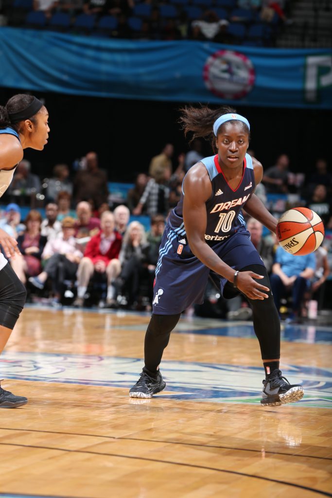 MINNEAPOLIS, MN - SEPTEMBER 17: Matee Ajavon #10 of the Atlanta Dream handles the ball against the Minnesota Lynx on September 17, 2016 at Target Center in Minneapolis, Minnesota. NOTE TO USER: User expressly acknowledges and agrees that, by downloading and or using this Photograph, user is consenting to the terms and conditions of the Getty Images License Agreement. Mandatory Copyright Notice: Copyright 2016 NBAE (Photo by David Sherman/NBAE via Getty Images)