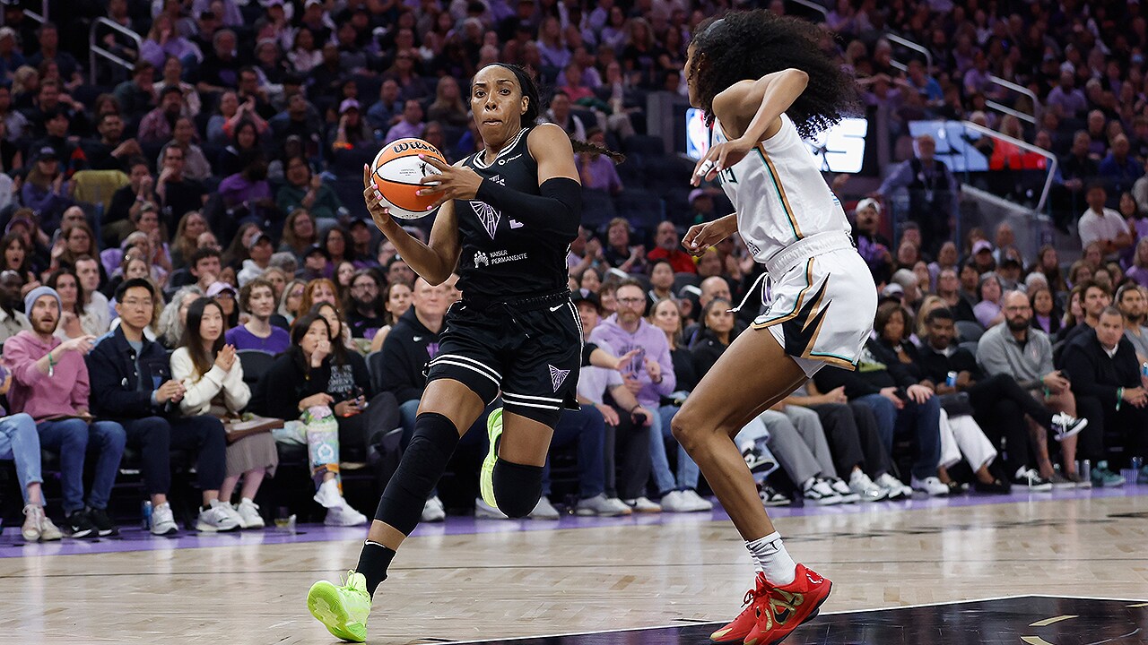 Highlights: Kayla Thornton Scores New Career-High 29 Points vs. Sky - 6/27/25