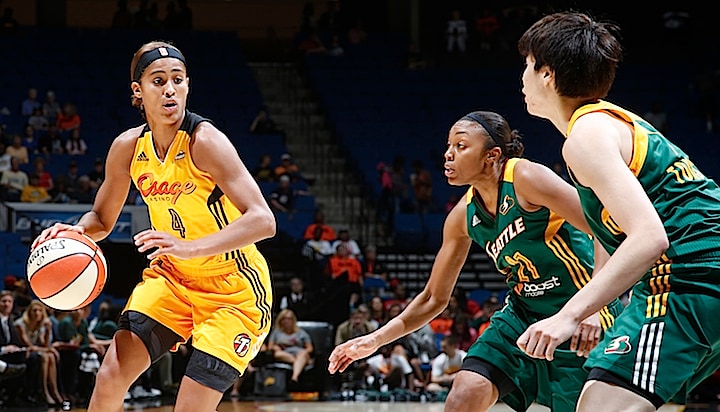 TULSA, OK - JUNE 28: Skylar Diggins #4 of the Tulsa Shock handles the ball against the Seattle Storm on June 28, 2015 at the BOK Center in Tulsa, Oklahoma. NOTE TO USER: User expressly acknowledges and agrees that, by downloading and or using this Photograph, user is consenting to the terms and conditions of the Getty Images License Agreement. Mandatory Copyright Notice: Copyright 2015 NBAE (Photo by Shane Bevel/NBAE via Getty Images)