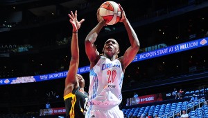 Sancho Lyttle contributed a double-double (14 points, 13 rebounds) in Tuesday's loss to the Shock.