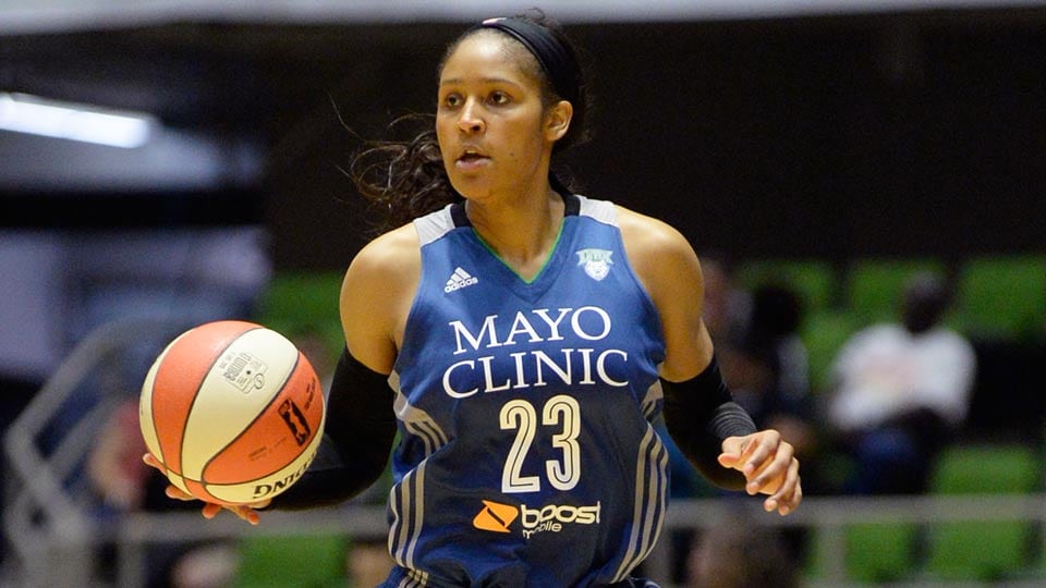 Lynx Top Shock 79-72, Win Fourth Straight