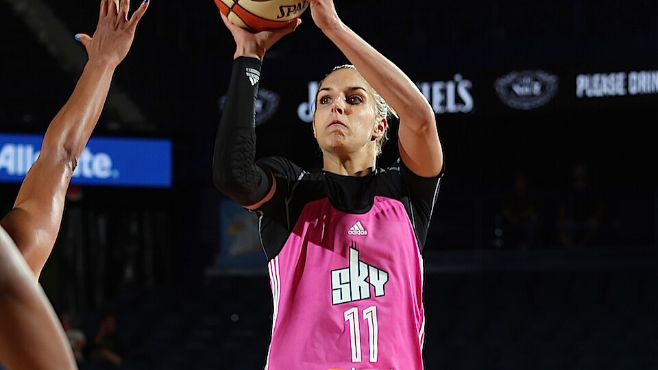 ROSEMONT, IL - AUGUST 4: Elena Delle Donne #11 of the Chicago Sky shoots the ball against the Indiana Fever on August 4, 2015 at Allstate Arena in Rosemont, Illinois. NOTE TO USER: User expressly acknowledges and agrees that, by downloading and or using this Photograph, user is consenting to the terms and conditions of the Getty Images License Agreement. Mandatory Copyright Notice: Copyright 2015 NBAE (Photo by Gary Dineen/NBAE via Getty Images)