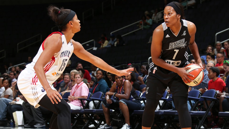 Perkins Scores 32, Stars Edge Out Storm And Snap Four-Game Skid