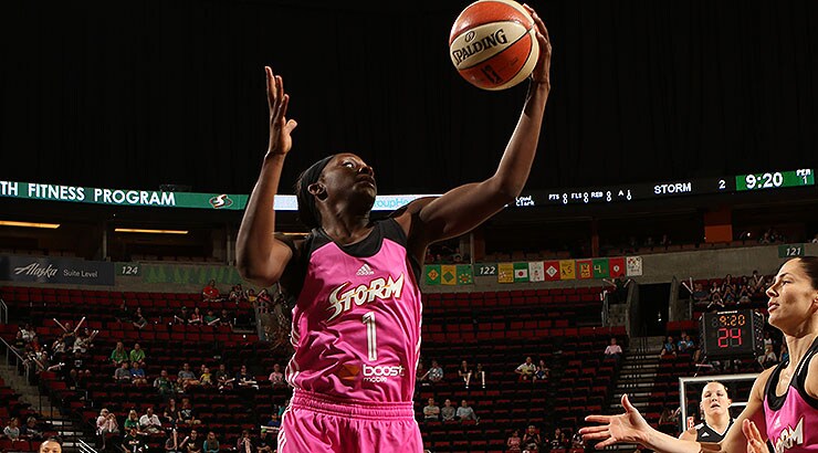 Crystal Langhorne grabbed six rebounds as the Storm beat the Stars on Sunday.
