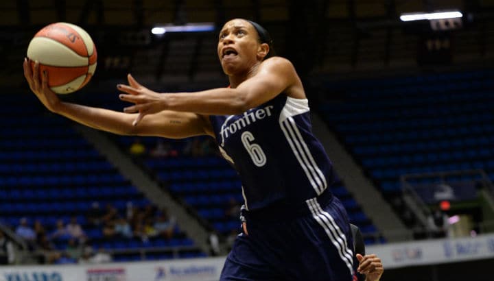Jasmine Thomas #6 of the Connecticut Sun shoots the ball against the San Antonio Stars