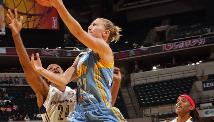 Courtney Vandersloot led Chicago with 19 points in a Game 2 loss to Indiana. (Ron Hoskins/NBAE/Getty Images)
