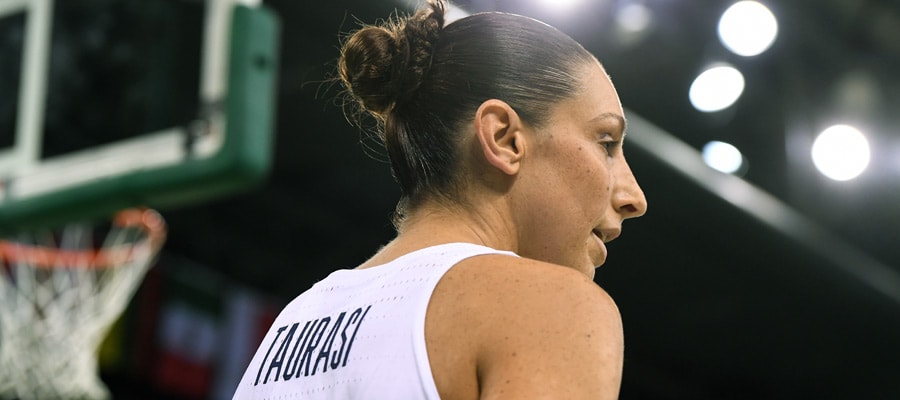 160811_taurasi_900