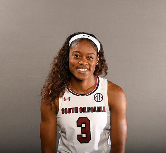 Kaela Davis headshot