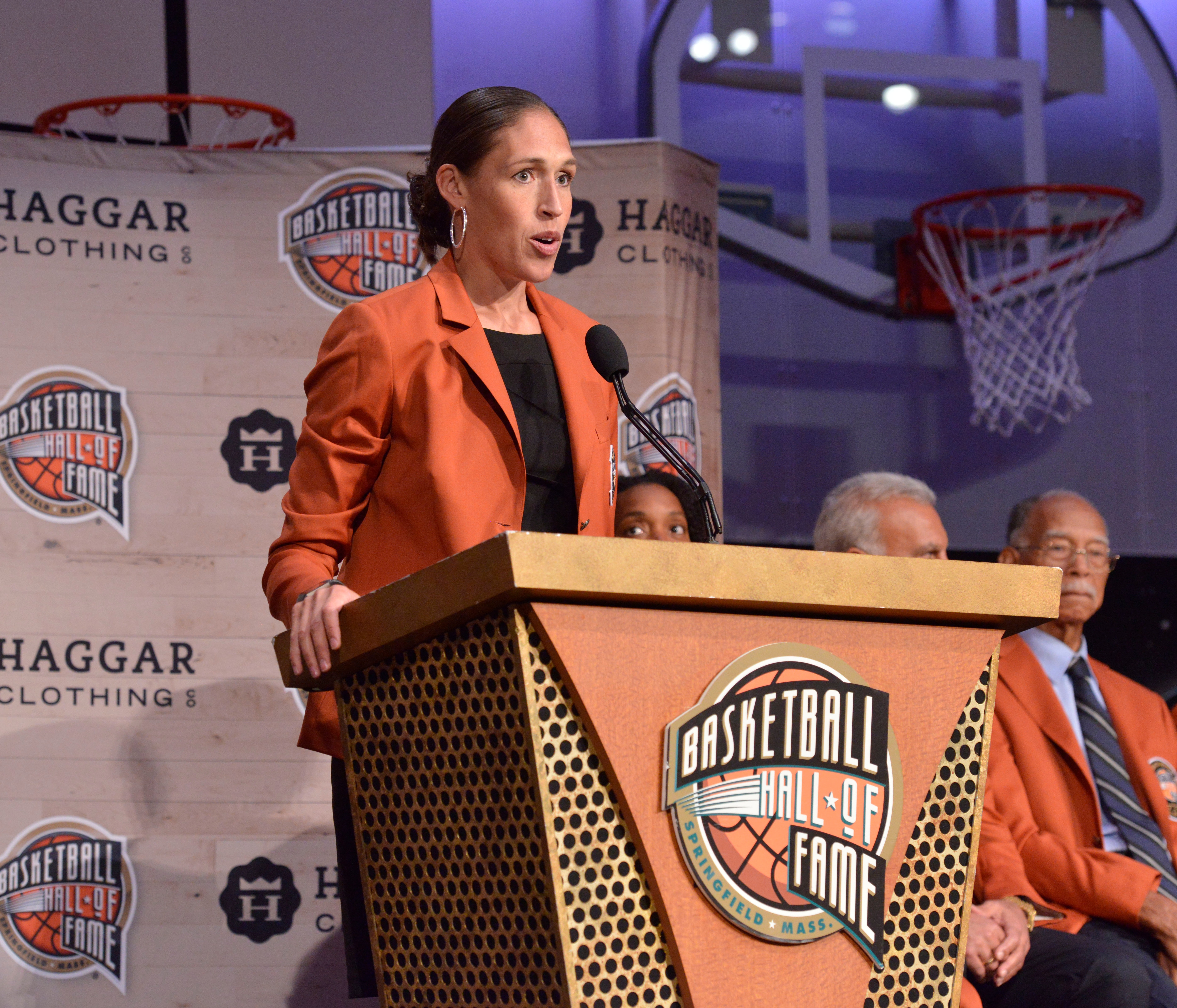 Lobo Hall of Fame Jacket Ceremony