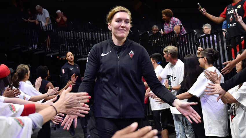 Aces Re-Sign Eight-Year WNBA Veteran Carolyn Swords
