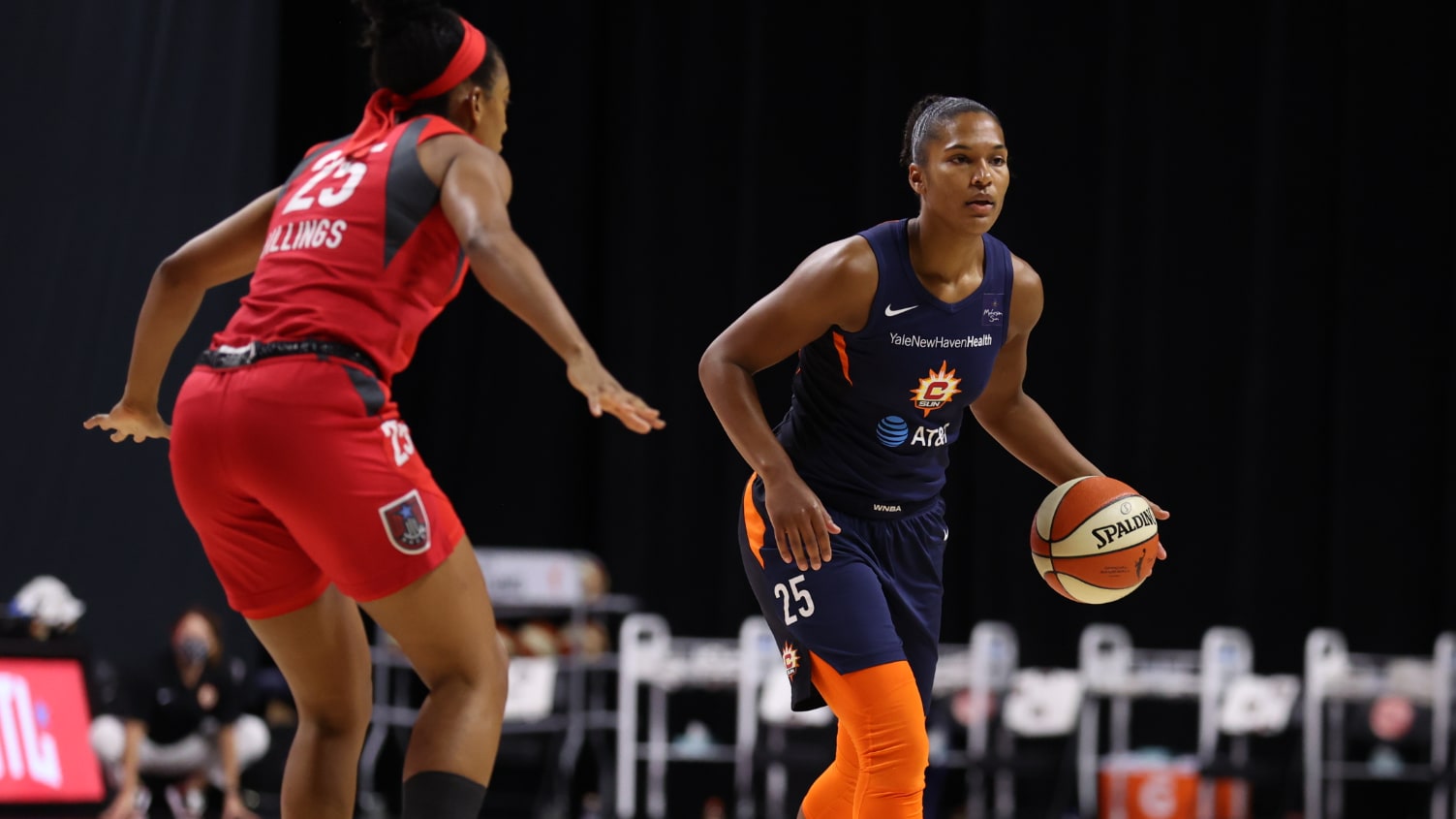 Alyssa Thomas Scores 21, Sun Hand Dream 5th Straight Loss