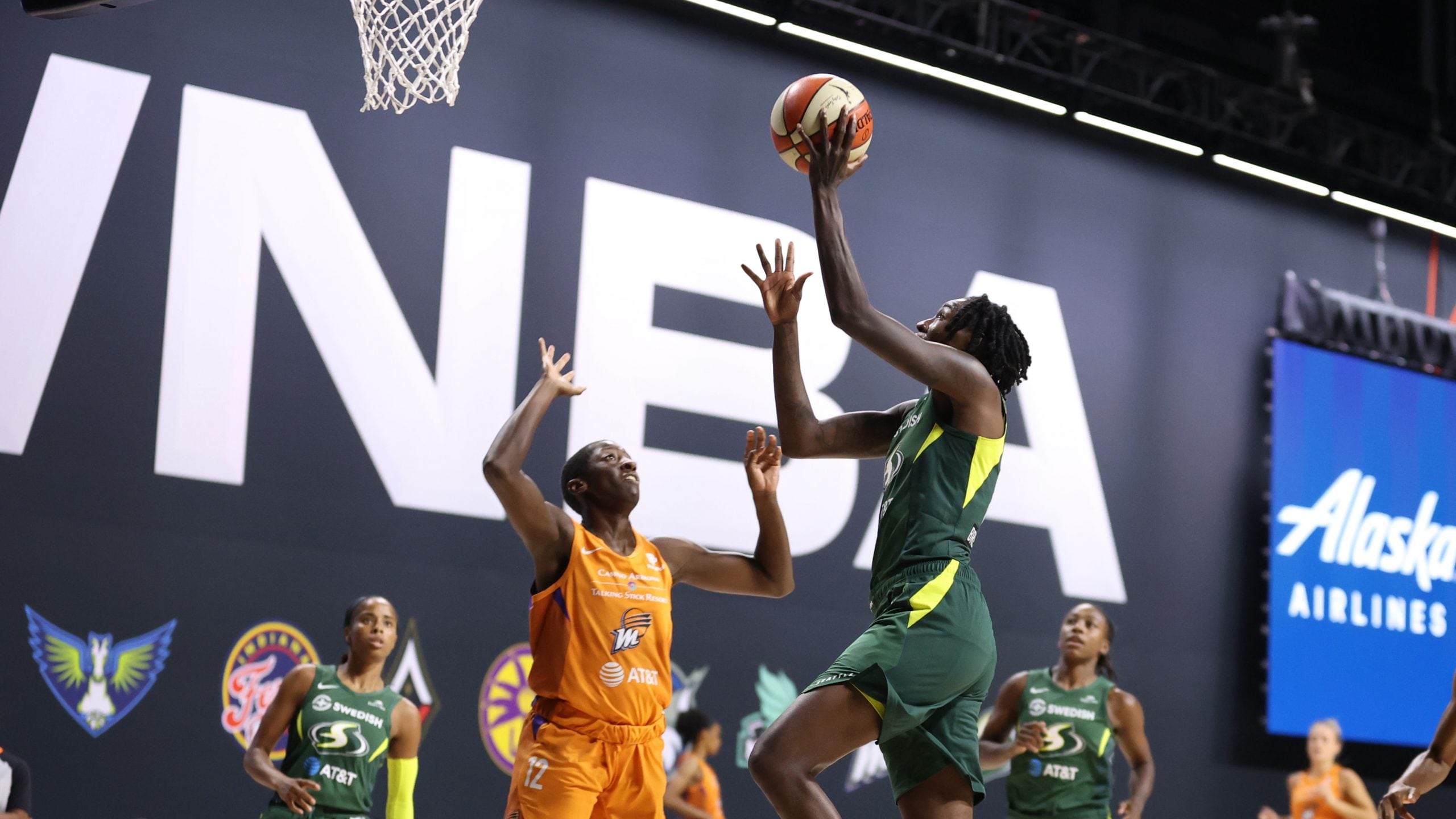 Storm Roll Past Phoenix 83-60 Without Bird And Stewart