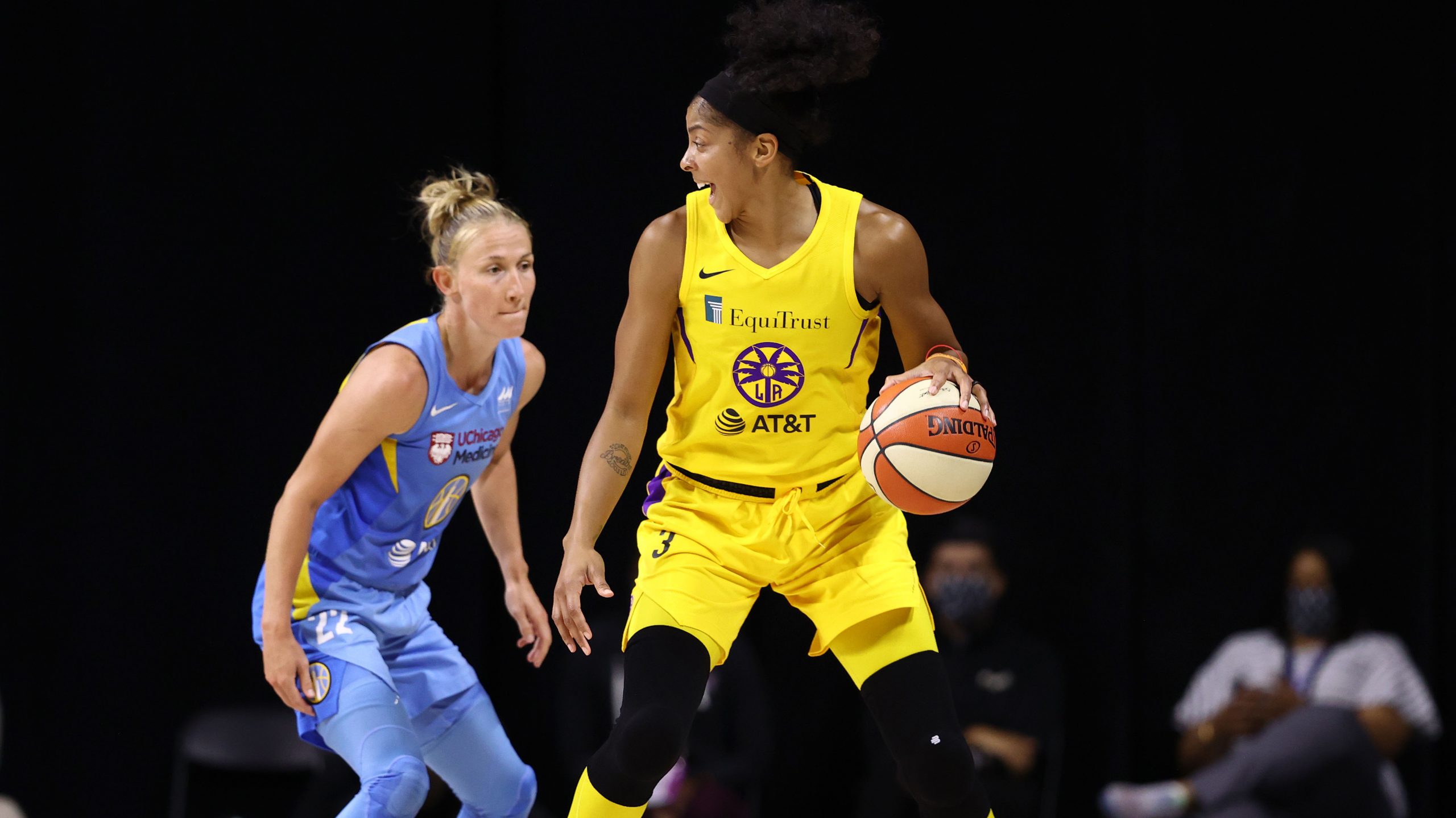 Parker's Double-Double Carries Los Angeles Past Chicago