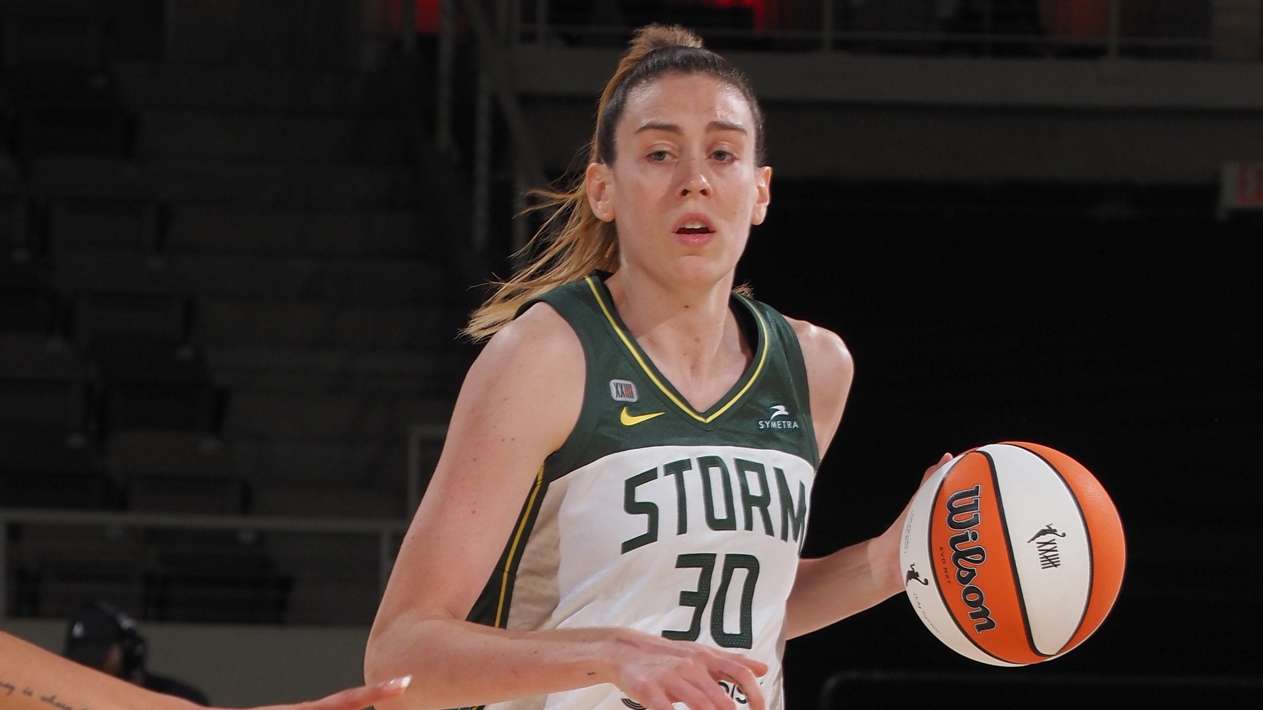 Stewart Helps Seattle Win 5th Straight, 79-69 Over Indiana