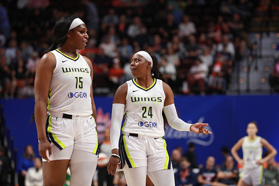 Teaira McCowan and Arike Ogunbowale