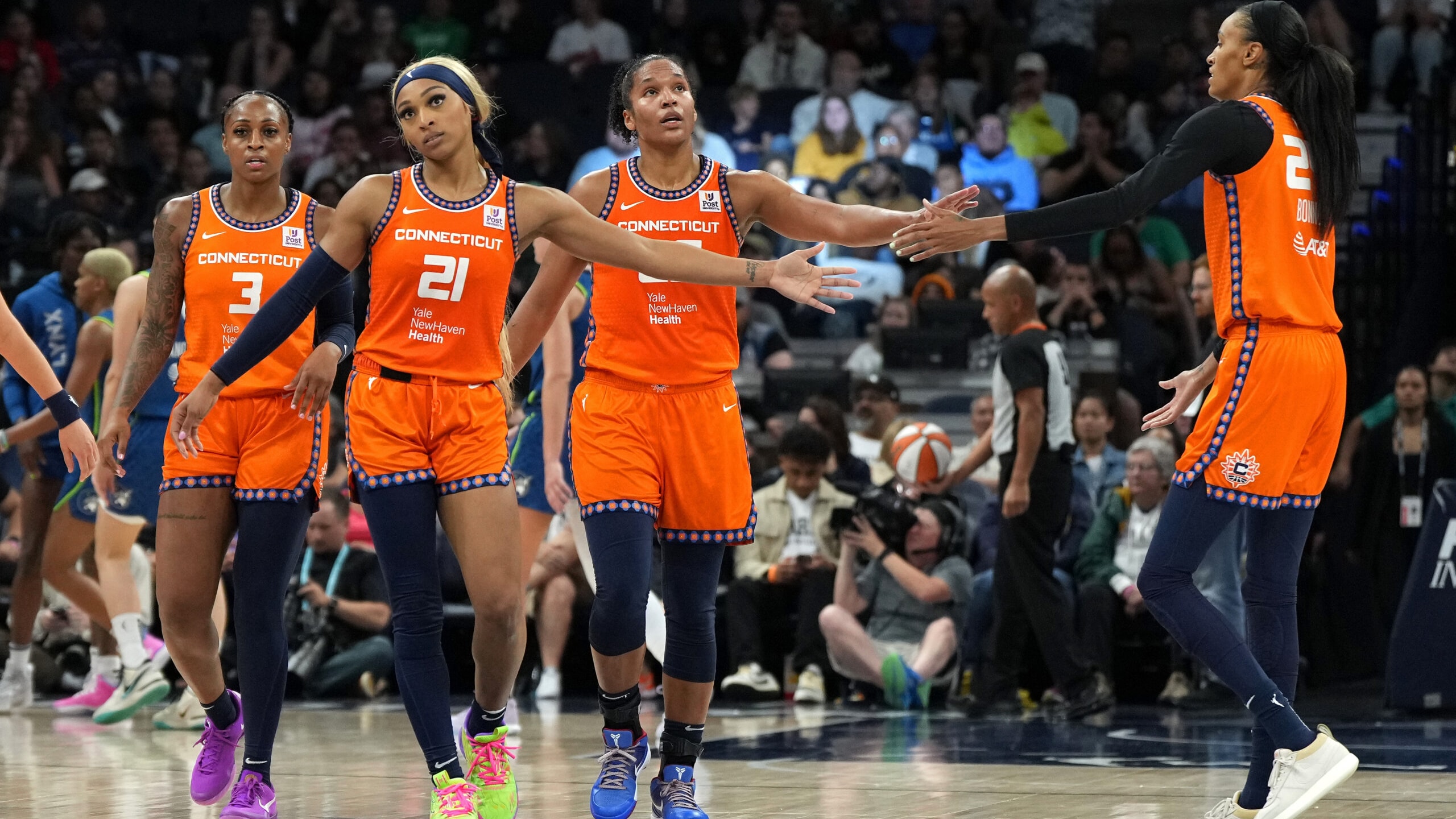 DeWanna Bonner Stats, Height, Weight, Position, Draft Status and More