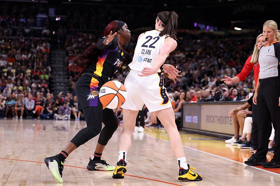 Caitlin Clark of the Indiana Fever and Kahleah Copper of the Phoenix Mercury