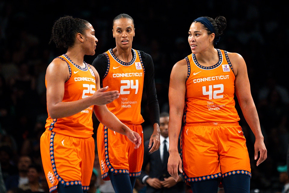 #25 Alyssa Thomas, #24 DeWanna Bonner, and #42 Brionna Jones of the Connecticut Sun