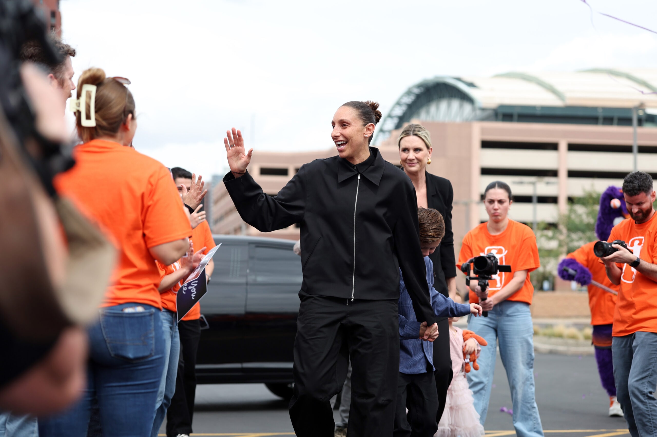 Diana Taurasi greets supporters
