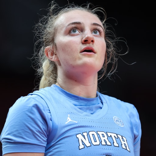 Alyssa Ustby headshot