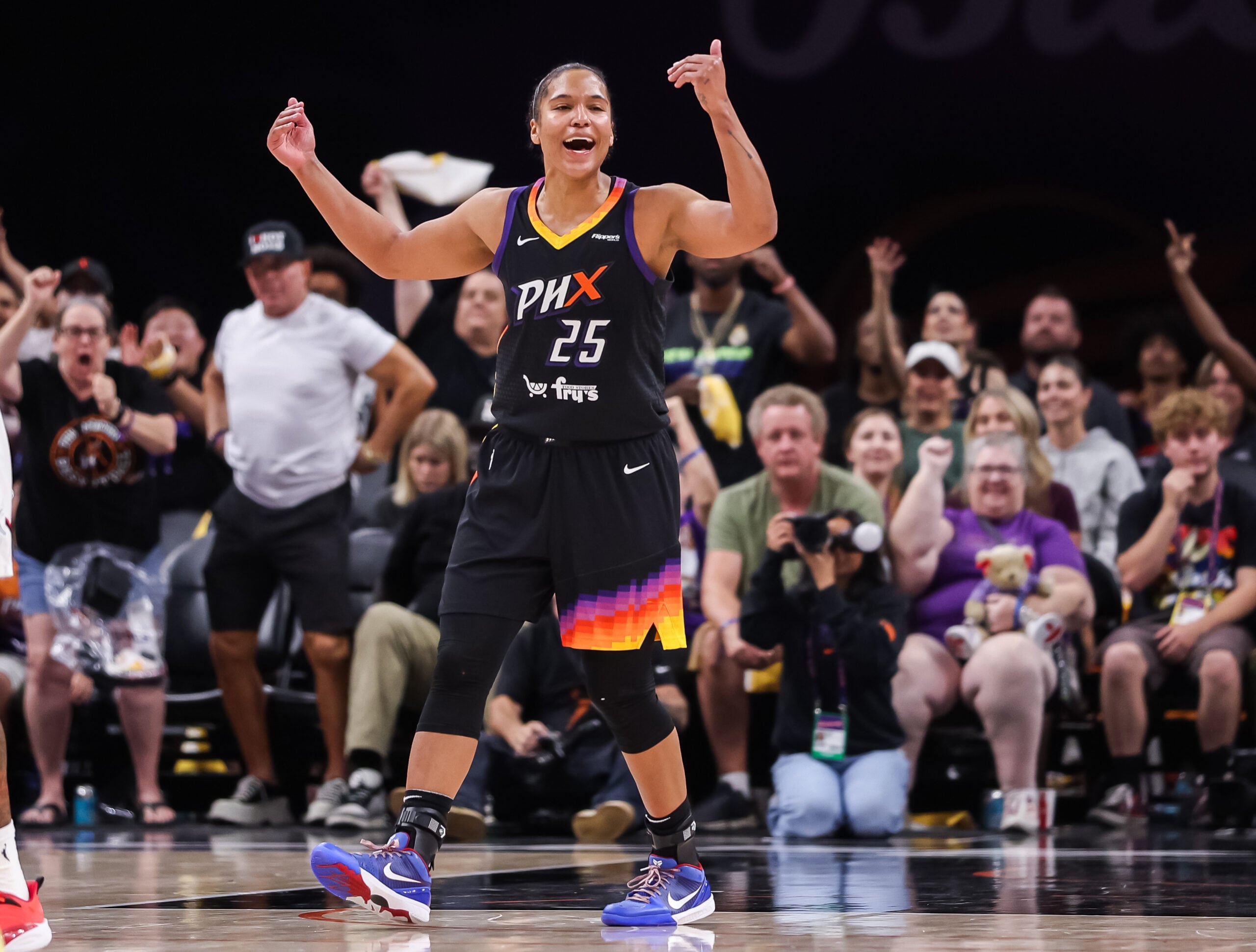 Alyssa Thomas #25 of the Phoenix Mercury