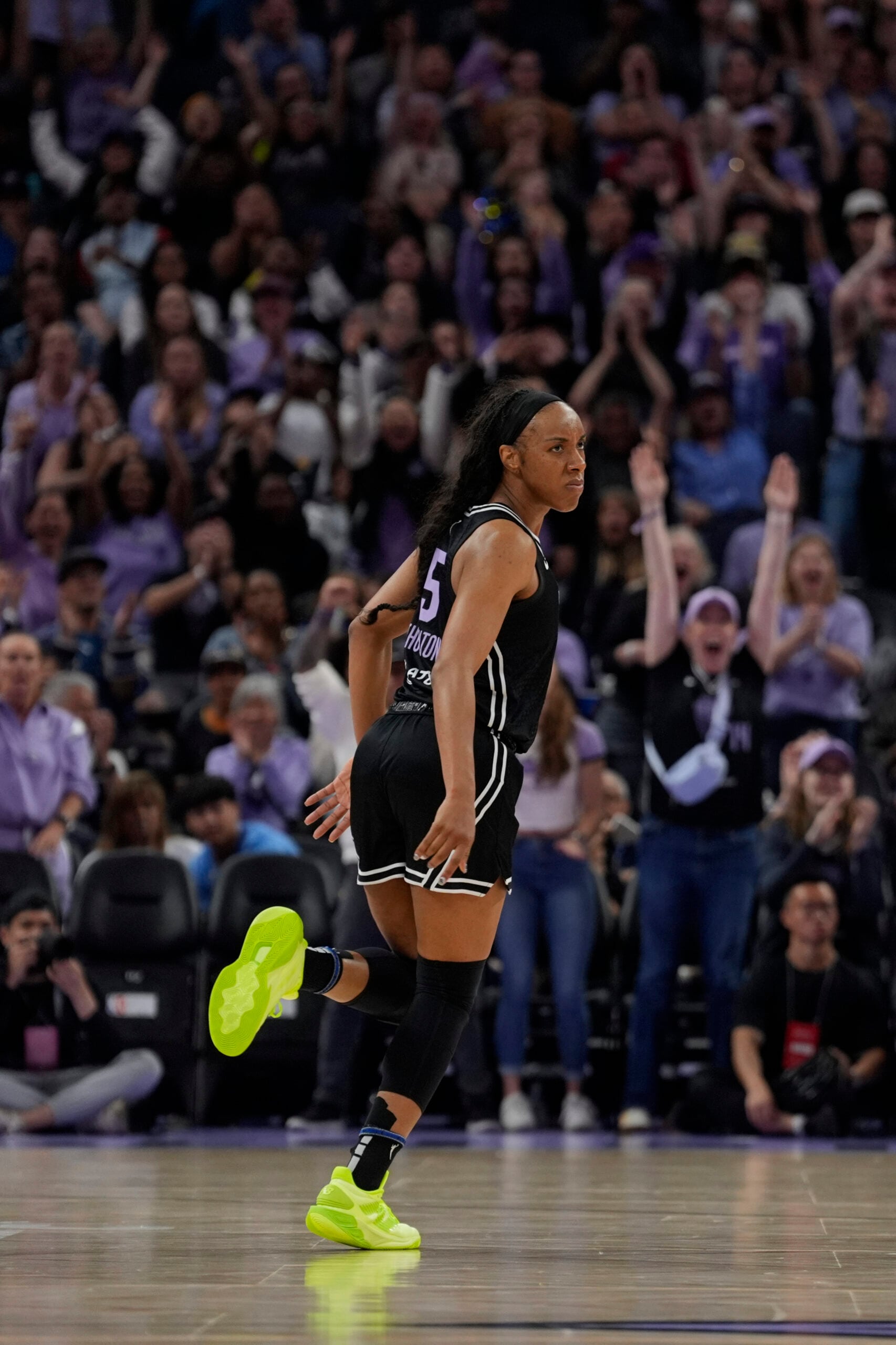 Kayla Thornton #5 of the Golden State Valkyries